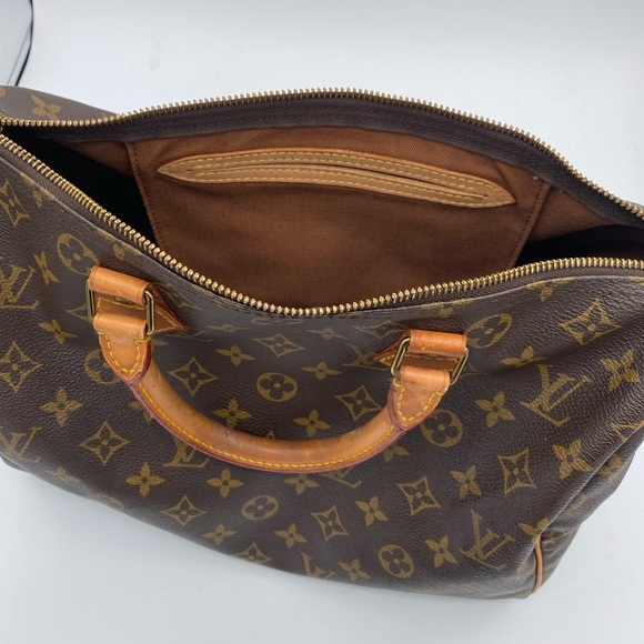 Louis Vuitton Monogram Speedy 30 Handbag - Picture 7 of 10